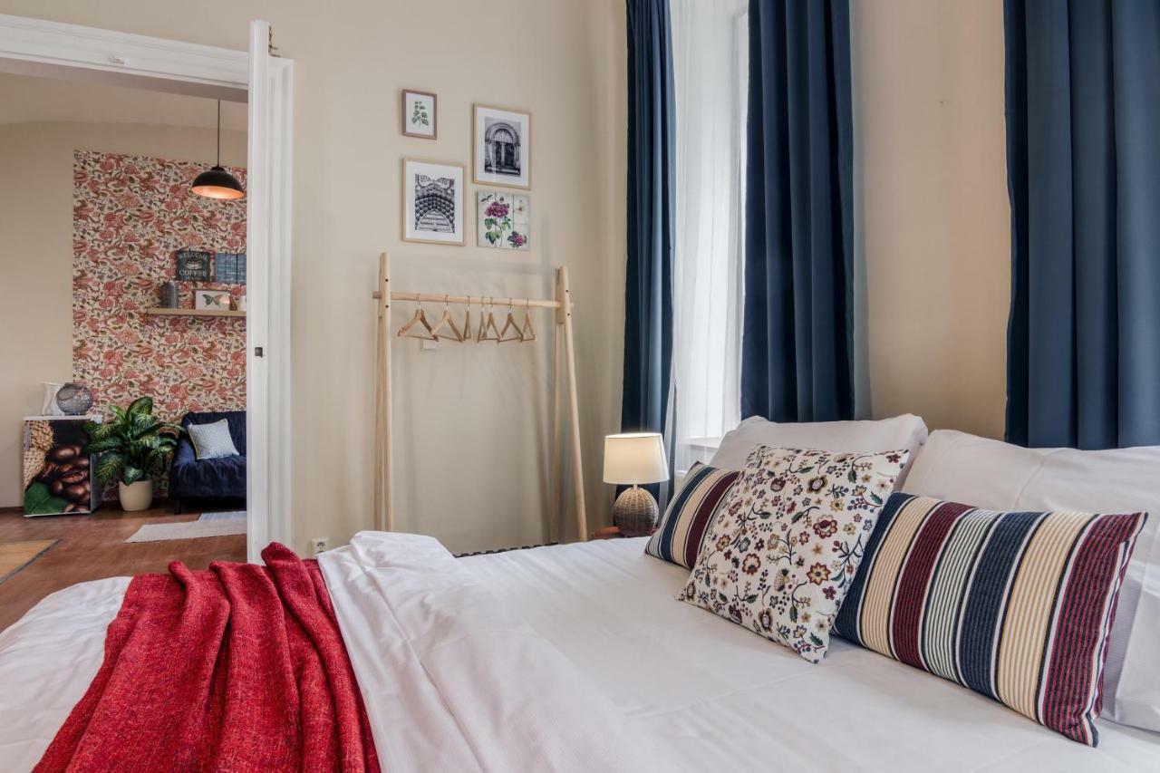 Prague Apt Near Charles Bridge By Michal&Friends Buitenkant foto