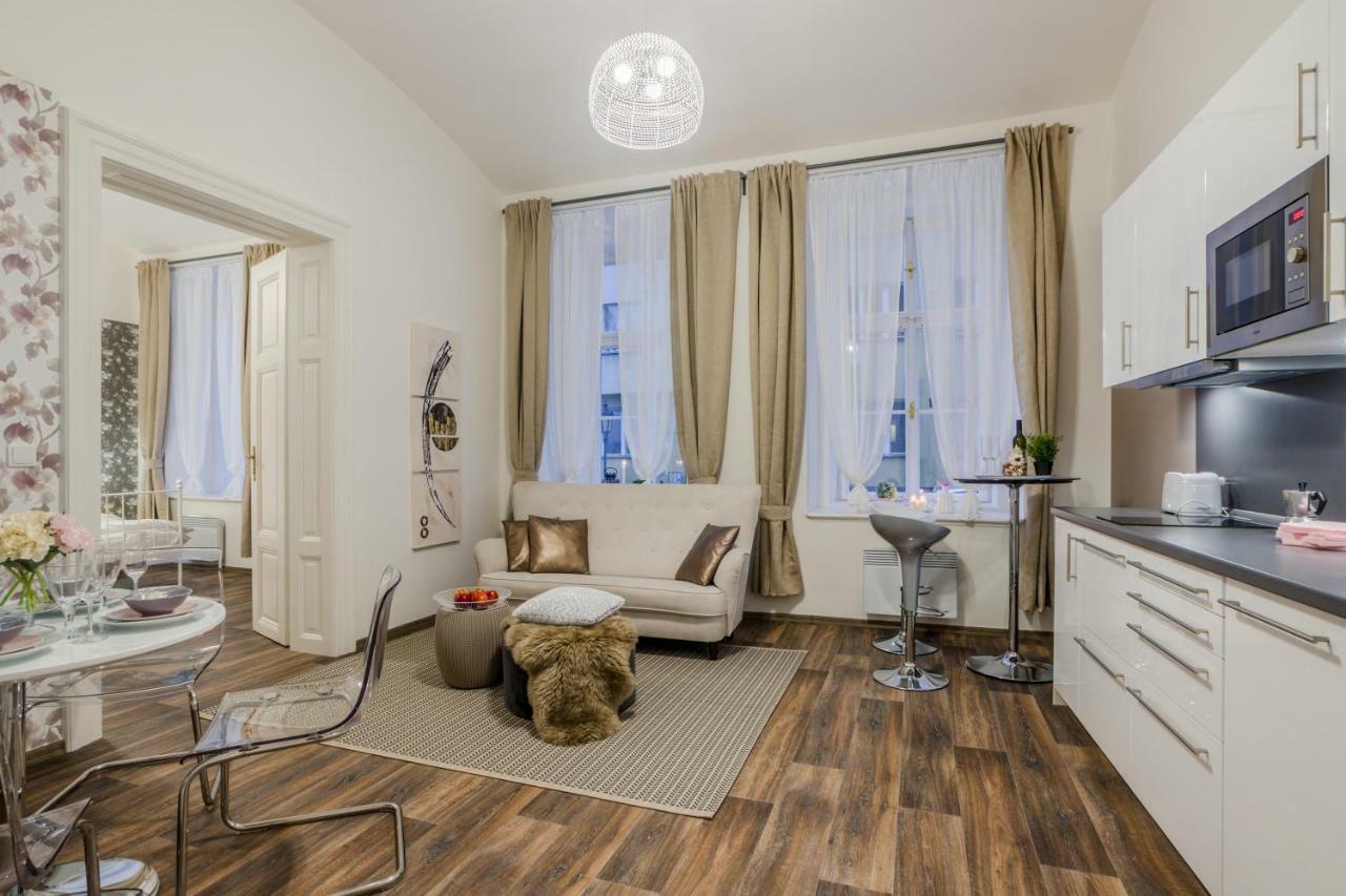 Prague Apt Near Charles Bridge By Michal&Friends Buitenkant foto