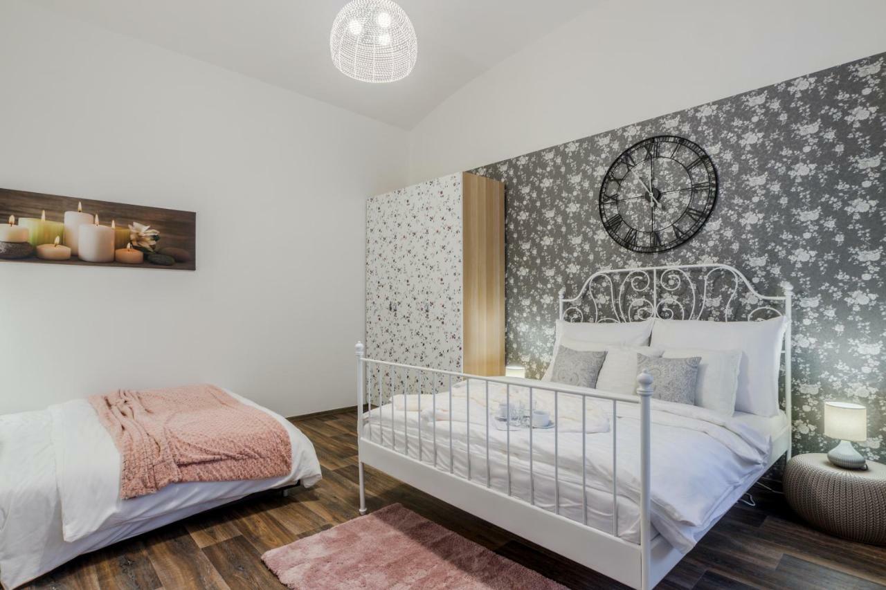 Prague Apt Near Charles Bridge By Michal&Friends Buitenkant foto