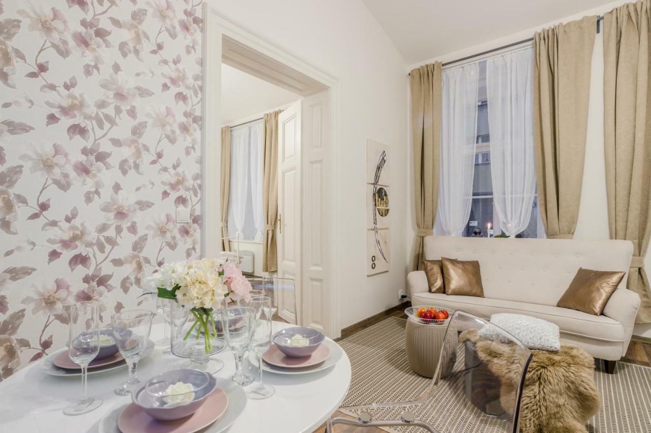Prague Apt Near Charles Bridge By Michal&Friends Buitenkant foto