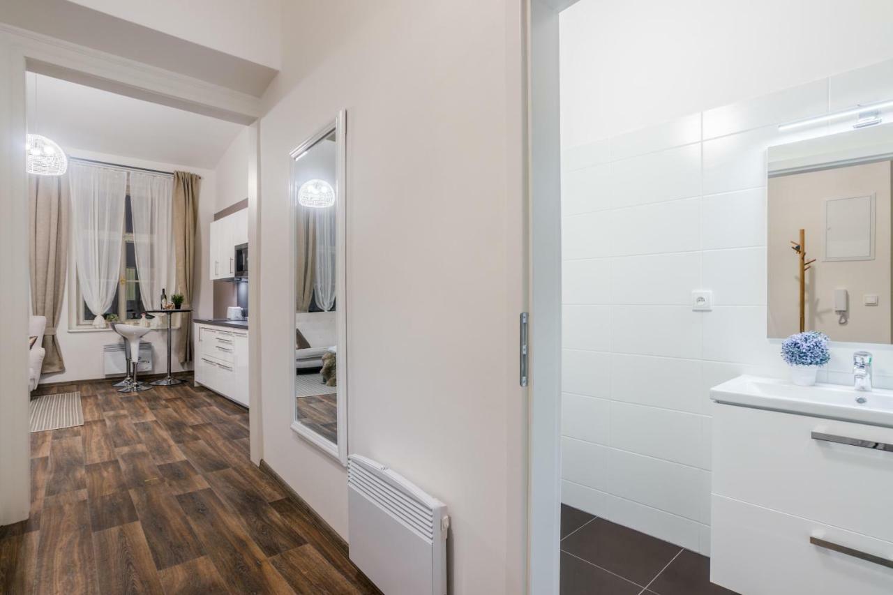 Prague Apt Near Charles Bridge By Michal&Friends Buitenkant foto