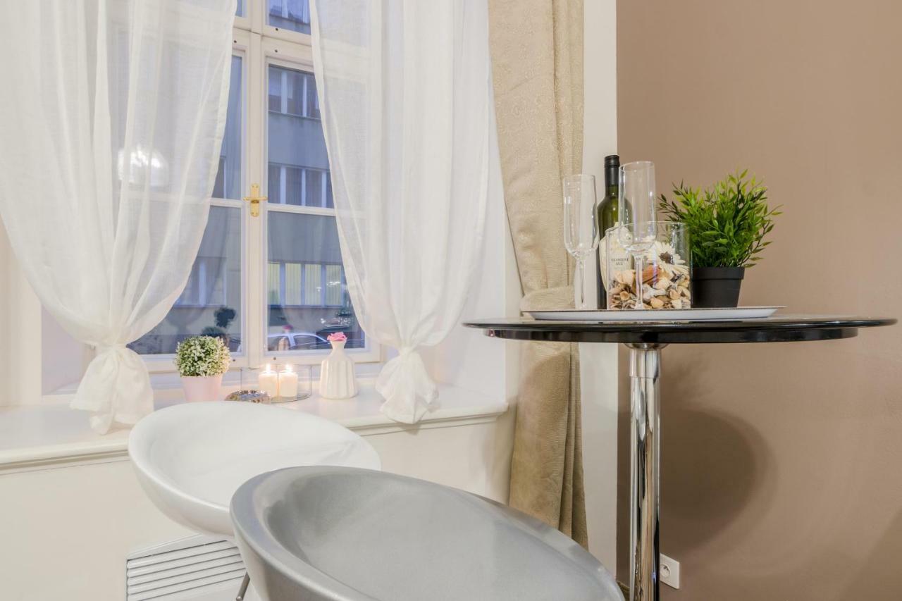 Prague Apt Near Charles Bridge By Michal&Friends Buitenkant foto